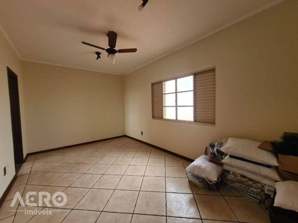 Casa à venda com 4 quartos, 220m² - Foto 5