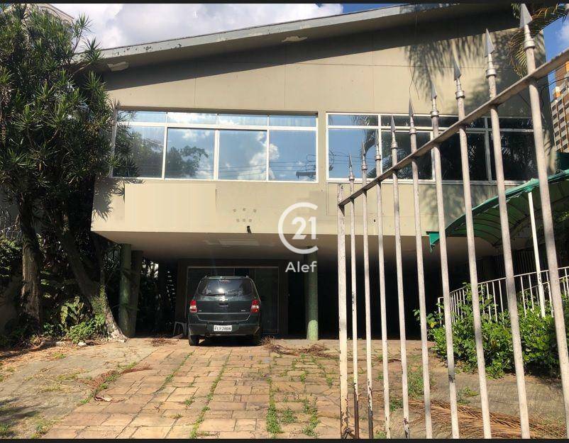 Casa para alugar com 6 quartos, 400m² - Foto 1