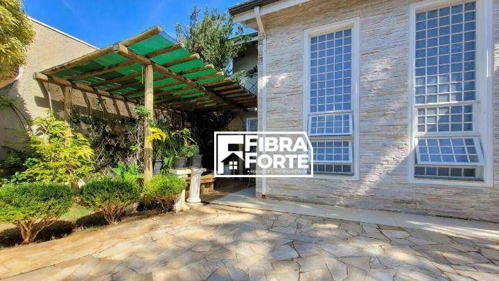 Casa, 3 quartos, 278 m² - Foto 2