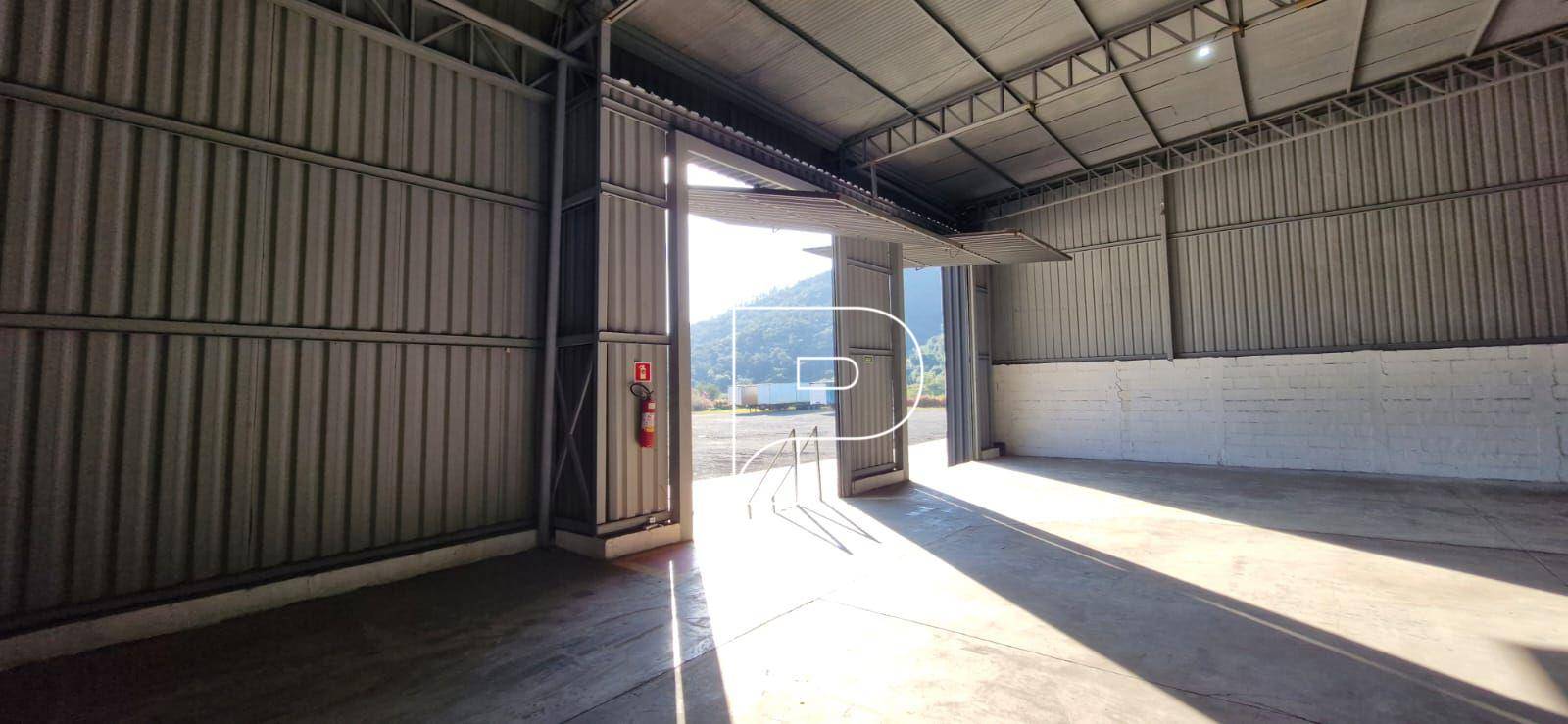 Depósito-Galpão-Armazém para alugar, 1500m² - Foto 1