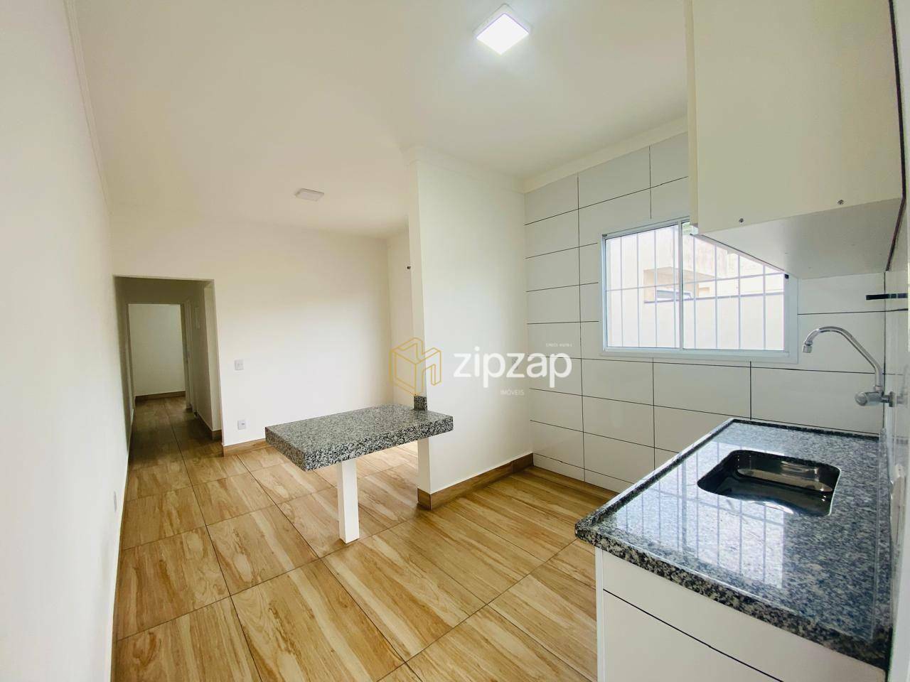 Casa para alugar com 2 quartos, 50m² - Foto 3