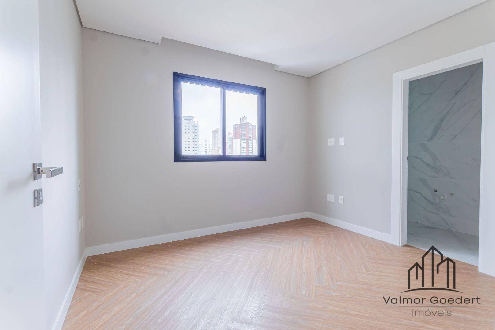 Apartamento à venda com 3 quartos, 130m² - Foto 10