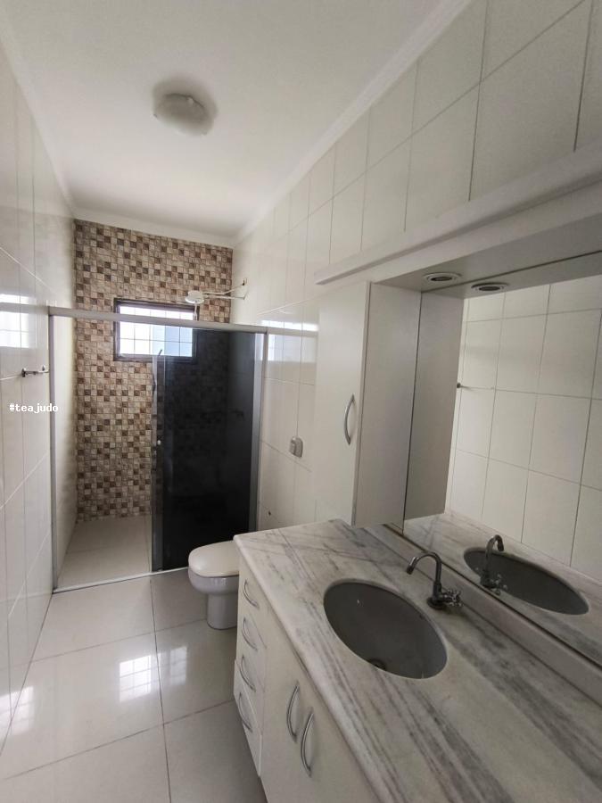 Casa à venda com 3 quartos, 230m² - Foto 13