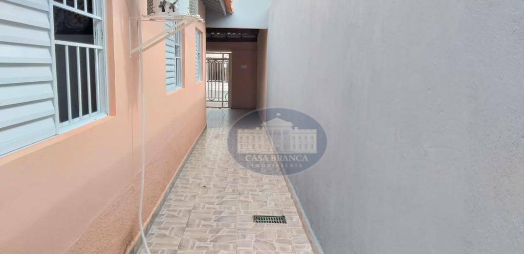 Casa à venda com 3 quartos, 135m² - Foto 2