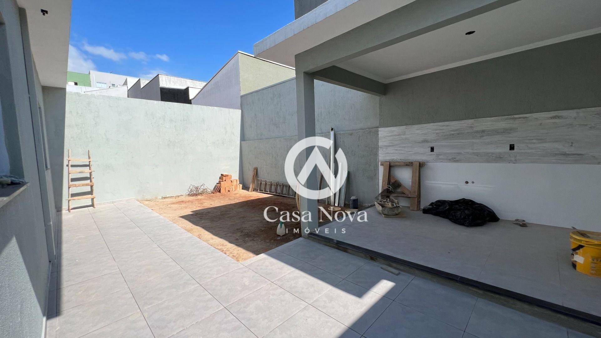 Casa à venda com 3 quartos, 119m² - Foto 2