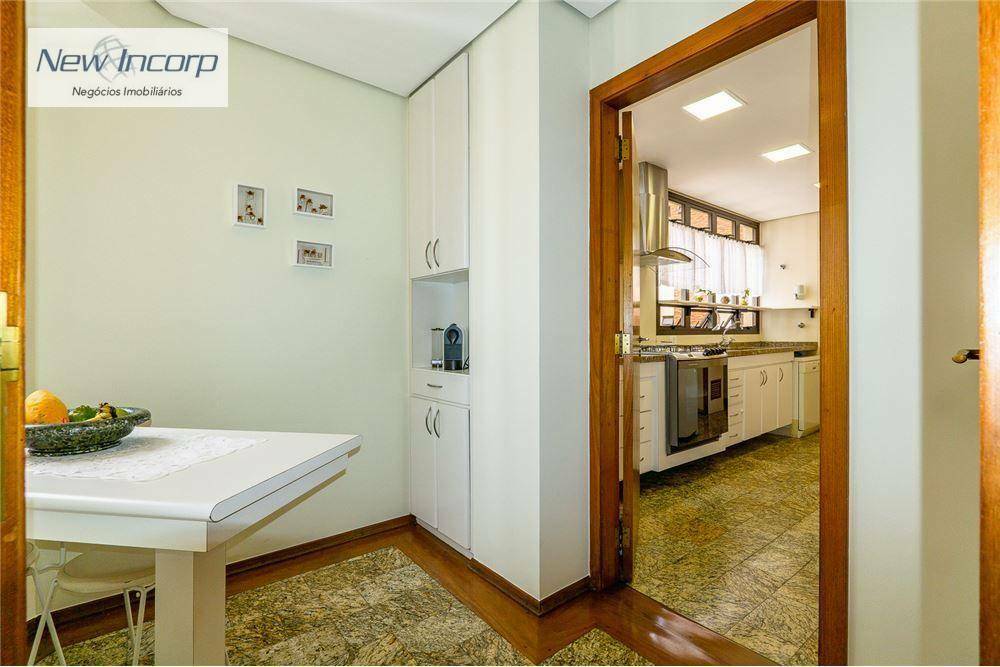 Apartamento à venda com 4 quartos, 200m² - Foto 10