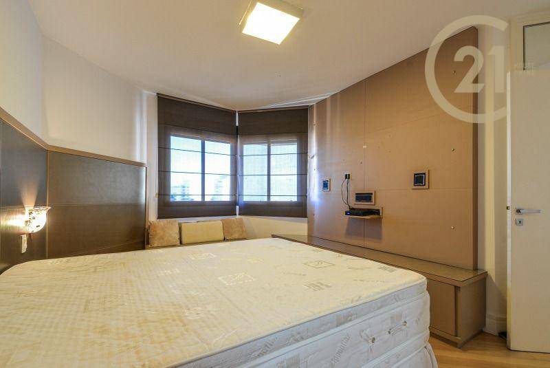 Apartamento à venda com 3 quartos, 225m² - Foto 19