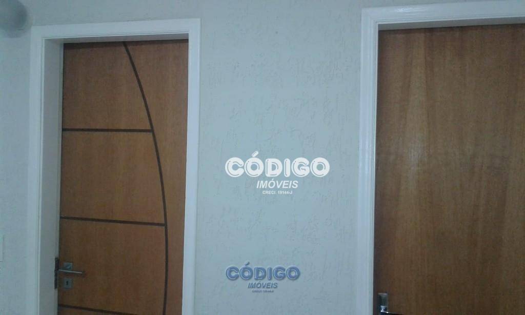 Sobrado à venda com 4 quartos, 250m² - Foto 2