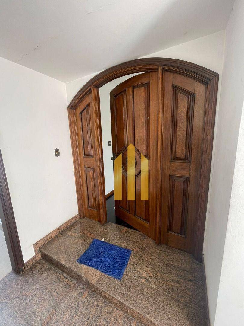 Sobrado à venda e aluguel com 4 quartos, 300m² - Foto 35