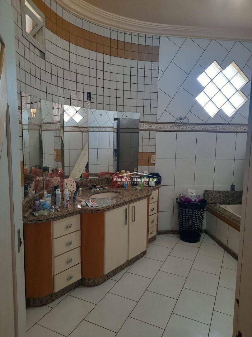 Casa à venda com 4 quartos, 330m² - Foto 24