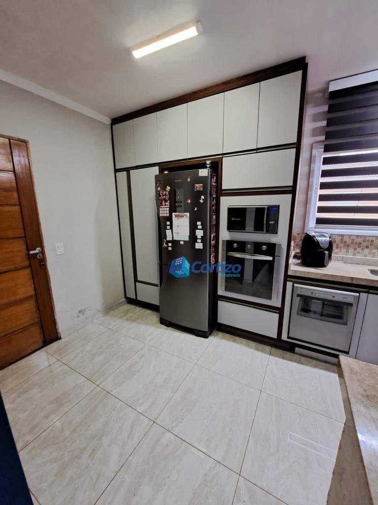 Casa de Condomínio à venda com 3 quartos, 300m² - Foto 5