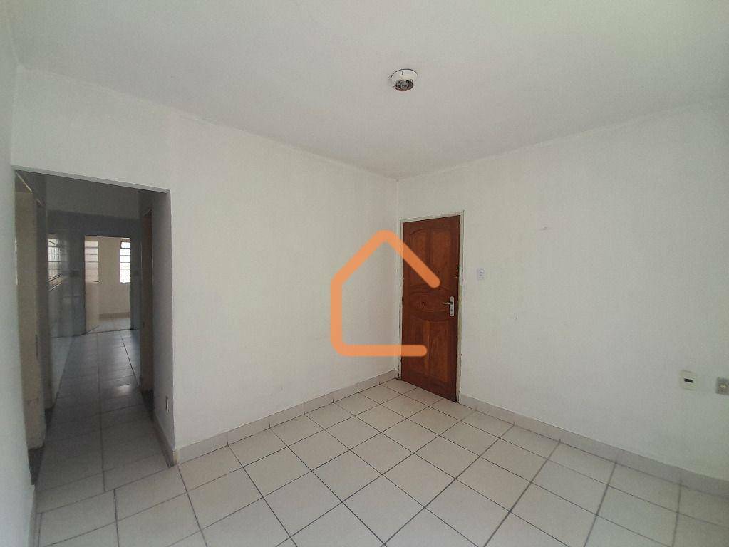 Casa à venda com 3 quartos, 100m² - Foto 7