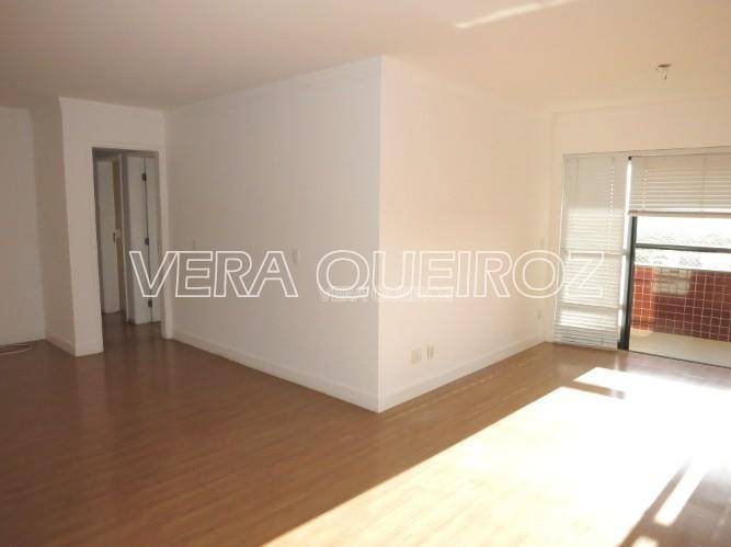 Apartamento à venda com 3 quartos, 110m² - Foto 1