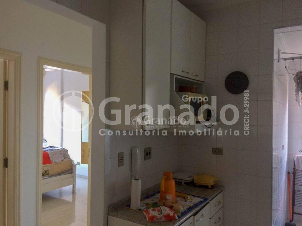 Apartamento à venda com 2 quartos, 70m² - Foto 8