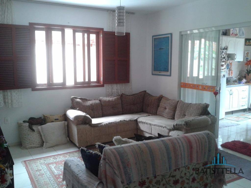 Casa à venda com 3 quartos, 90m² - Foto 8