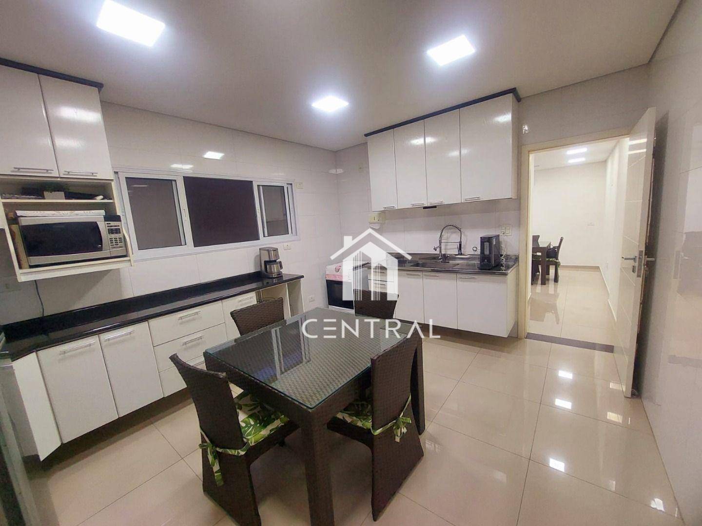 Sobrado à venda com 3 quartos, 240m² - Foto 46