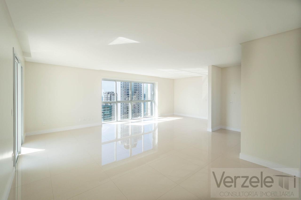 Apartamento à venda com 4 quartos, 146m² - Foto 12