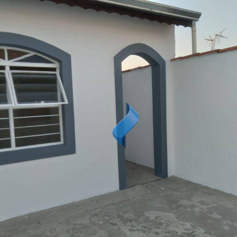 Casa à venda com 3 quartos, 90m² - Foto 3