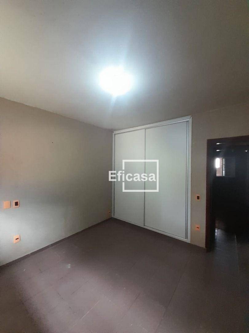 Casa à venda com 2 quartos, 230m² - Foto 13