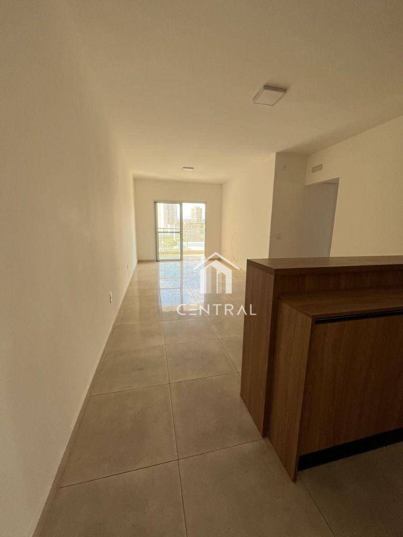 Apartamento para alugar com 3 quartos, 83m² - Foto 2