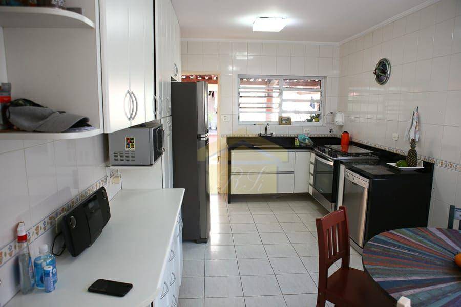 Sobrado à venda com 3 quartos, 240m² - Foto 9