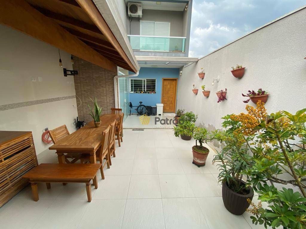 Sobrado à venda com 3 quartos, 181m² - Foto 1