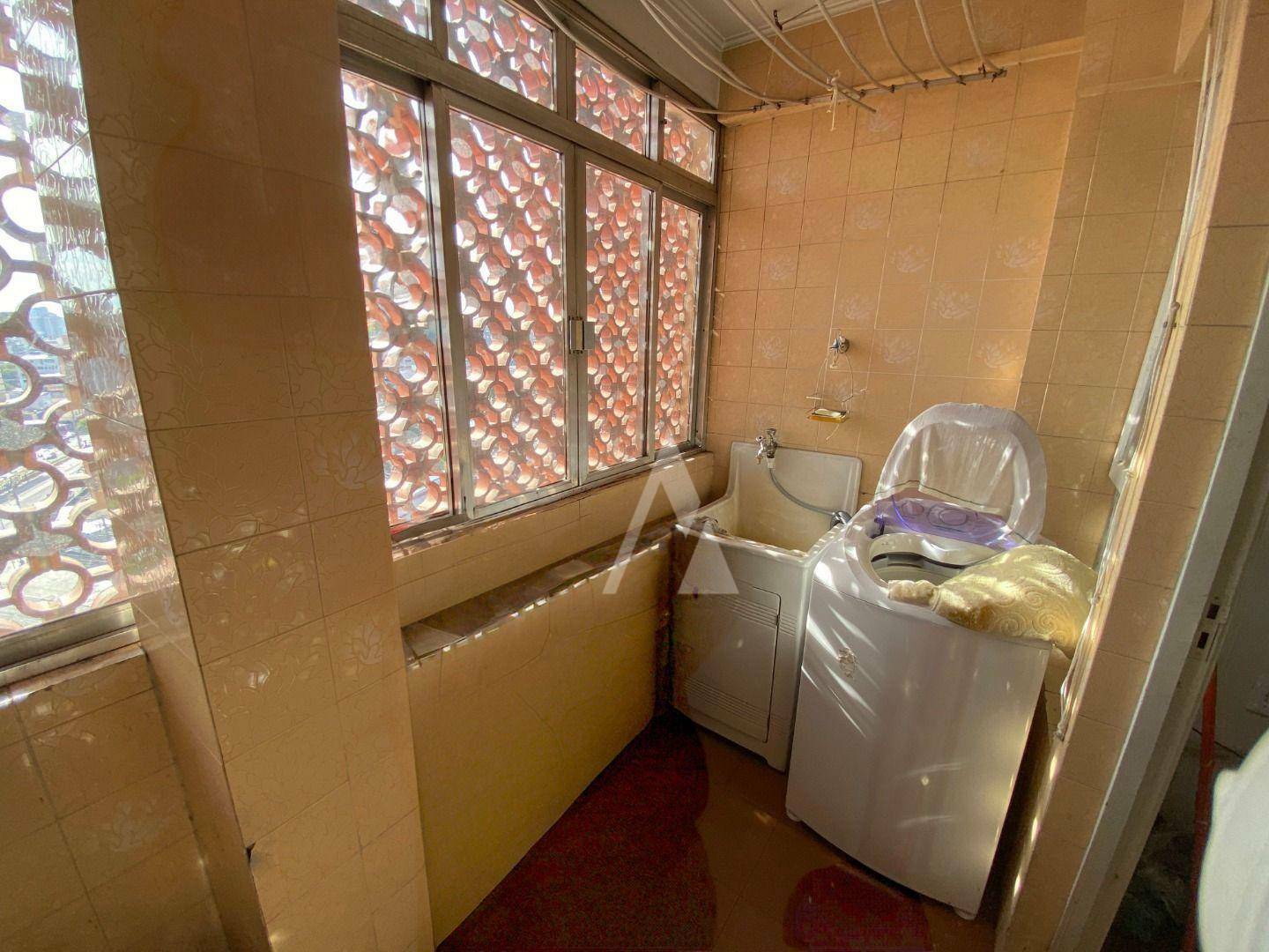 Apartamento para alugar com 3 quartos, 137m² - Foto 14
