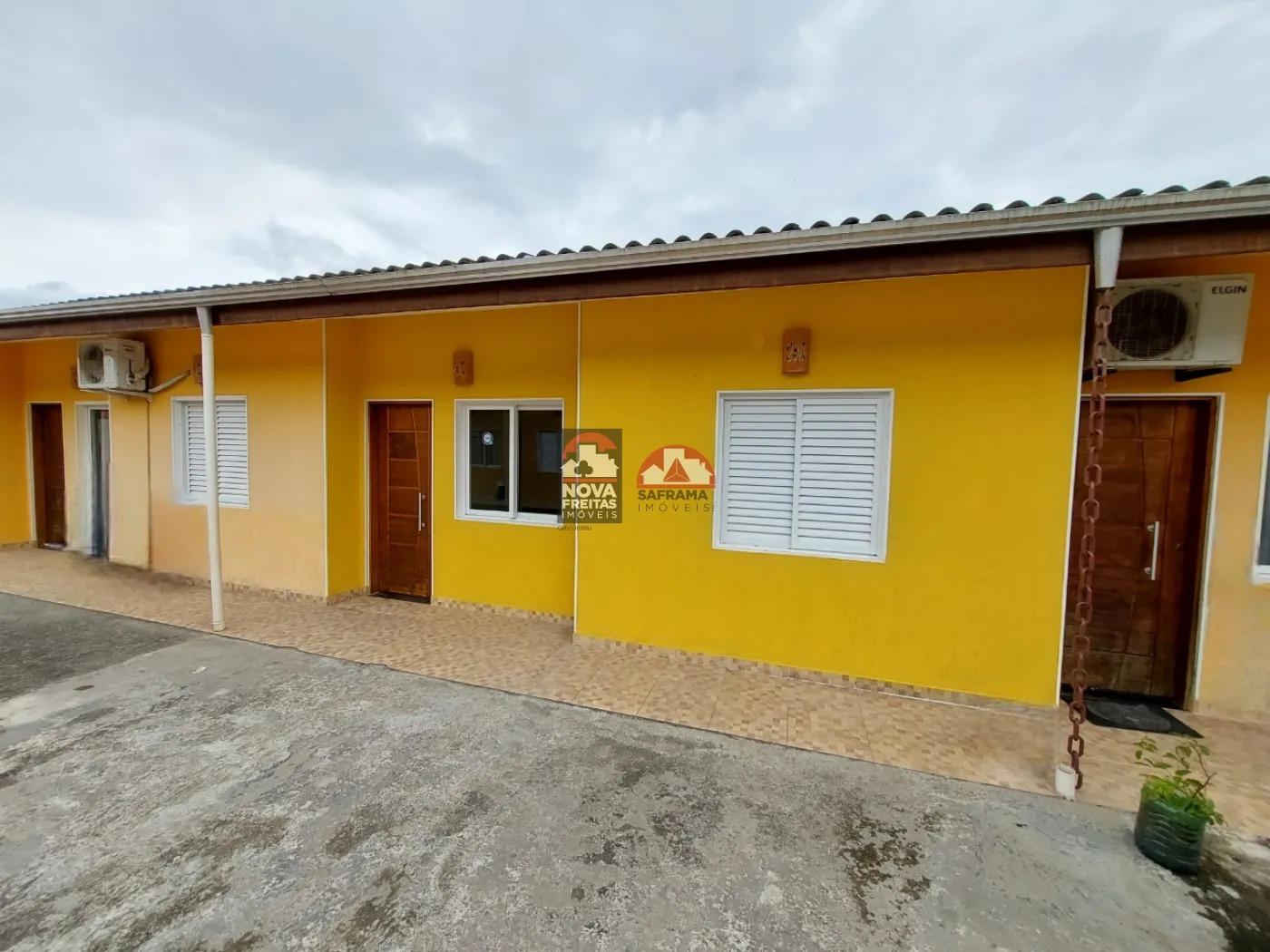 Casa à venda com 2 quartos, 60m² - Foto 3