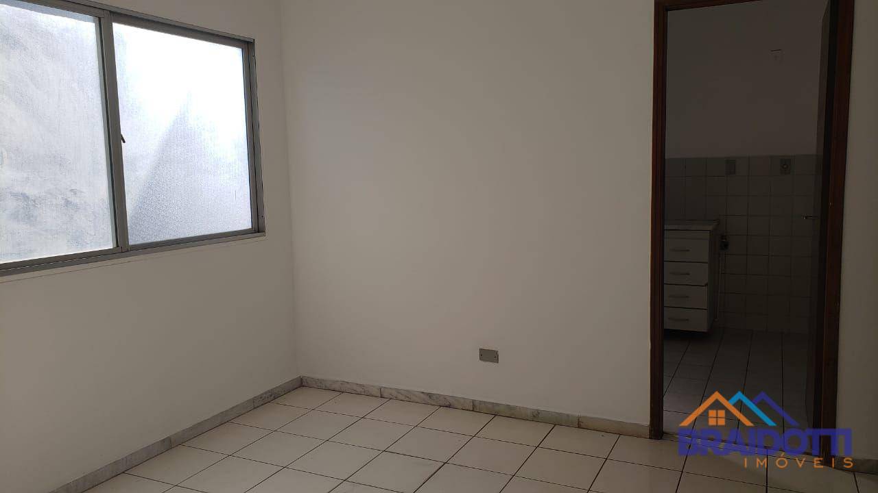 Apartamento à venda com 2 quartos, 42m² - Foto 2