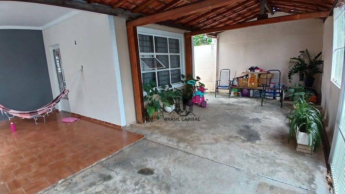 Casa à venda e aluguel com 3 quartos, 120m² - Foto 3