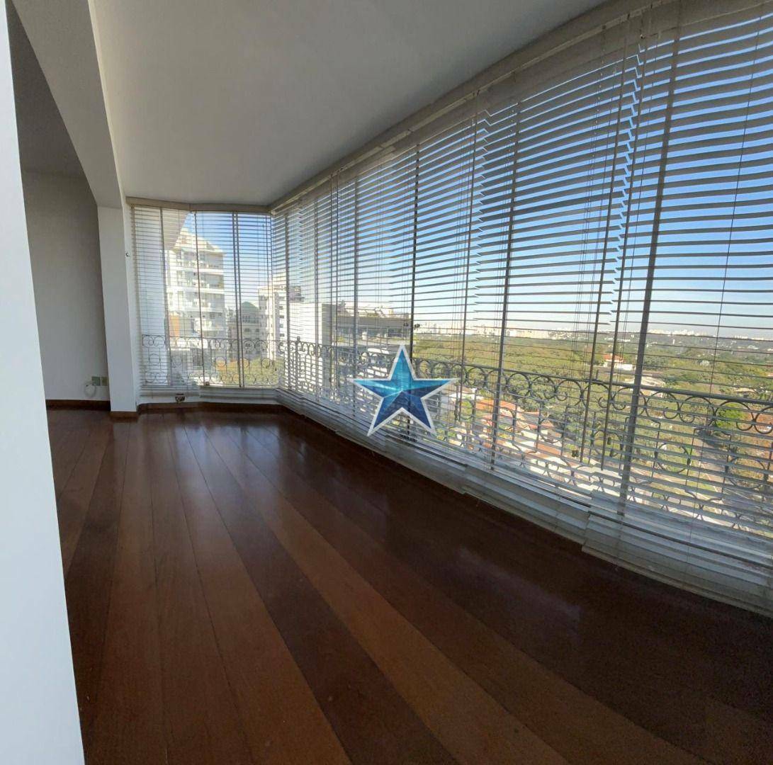 Apartamento à venda com 4 quartos, 218m² - Foto 2