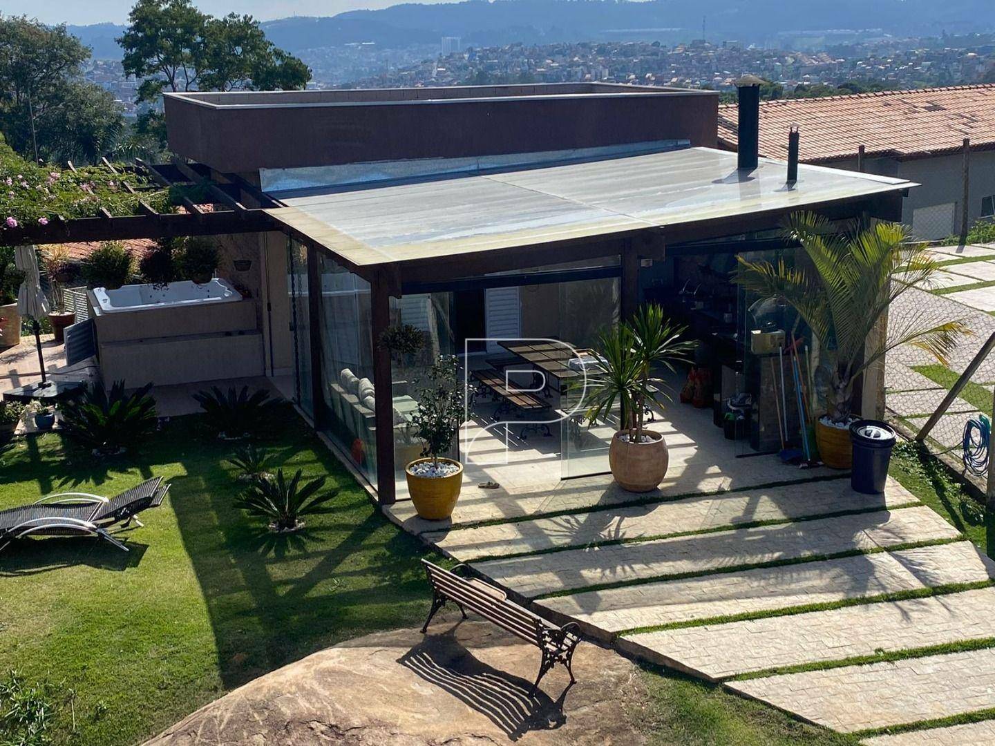 Casa de Condomínio à venda com 4 quartos, 380m² - Foto 2