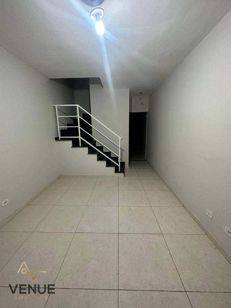 Sobrado à venda com 2 quartos, 78m² - Foto 3