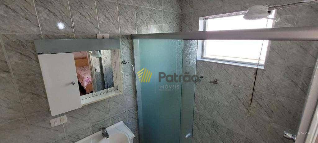 Sobrado à venda com 4 quartos, 256m² - Foto 2