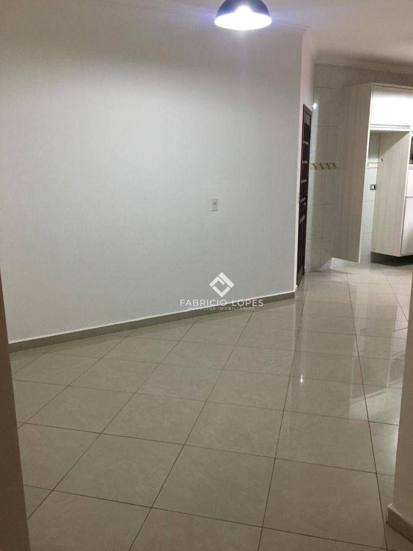 Casa à venda e aluguel com 3 quartos, 220m² - Foto 8