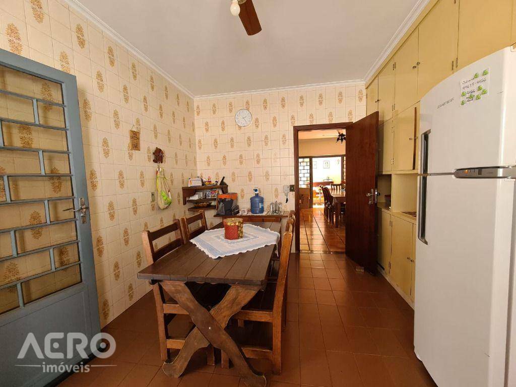 Casa à venda com 3 quartos, 280m² - Foto 5