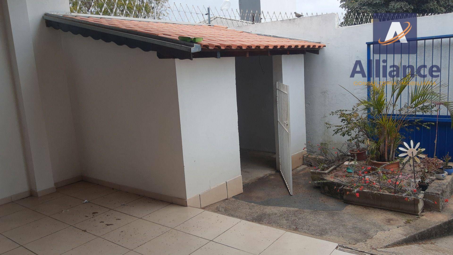 Casa para alugar com 4 quartos, 230m² - Foto 26