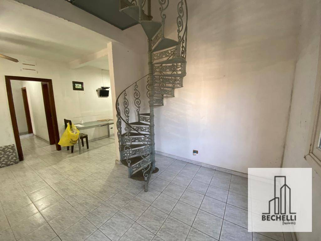 Casa à venda com 5 quartos, 206m² - Foto 2