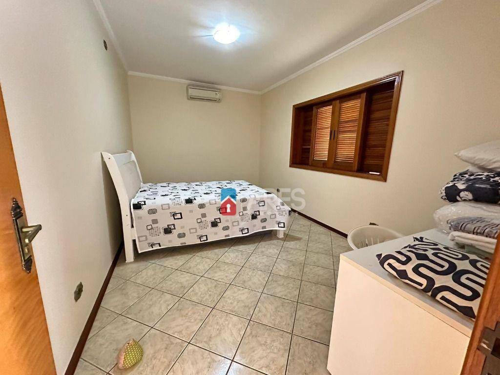 Casa para alugar com 3 quartos, 600m² - Foto 12