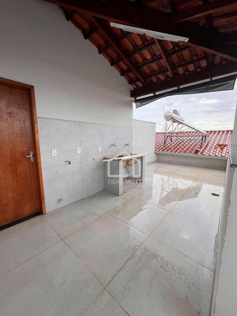 Casa à venda com 3 quartos, 240m² - Foto 16