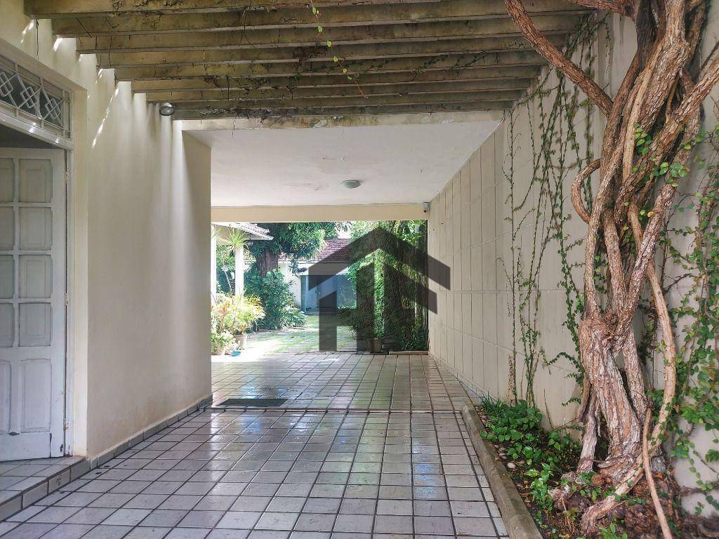 Casa à venda e aluguel com 4 quartos, 355m² - Foto 2