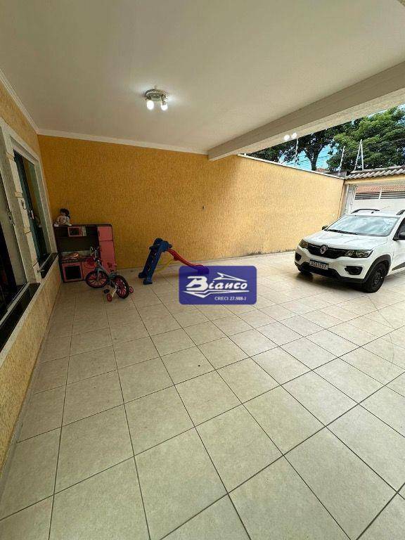 Sobrado à venda com 3 quartos, 220m² - Foto 4