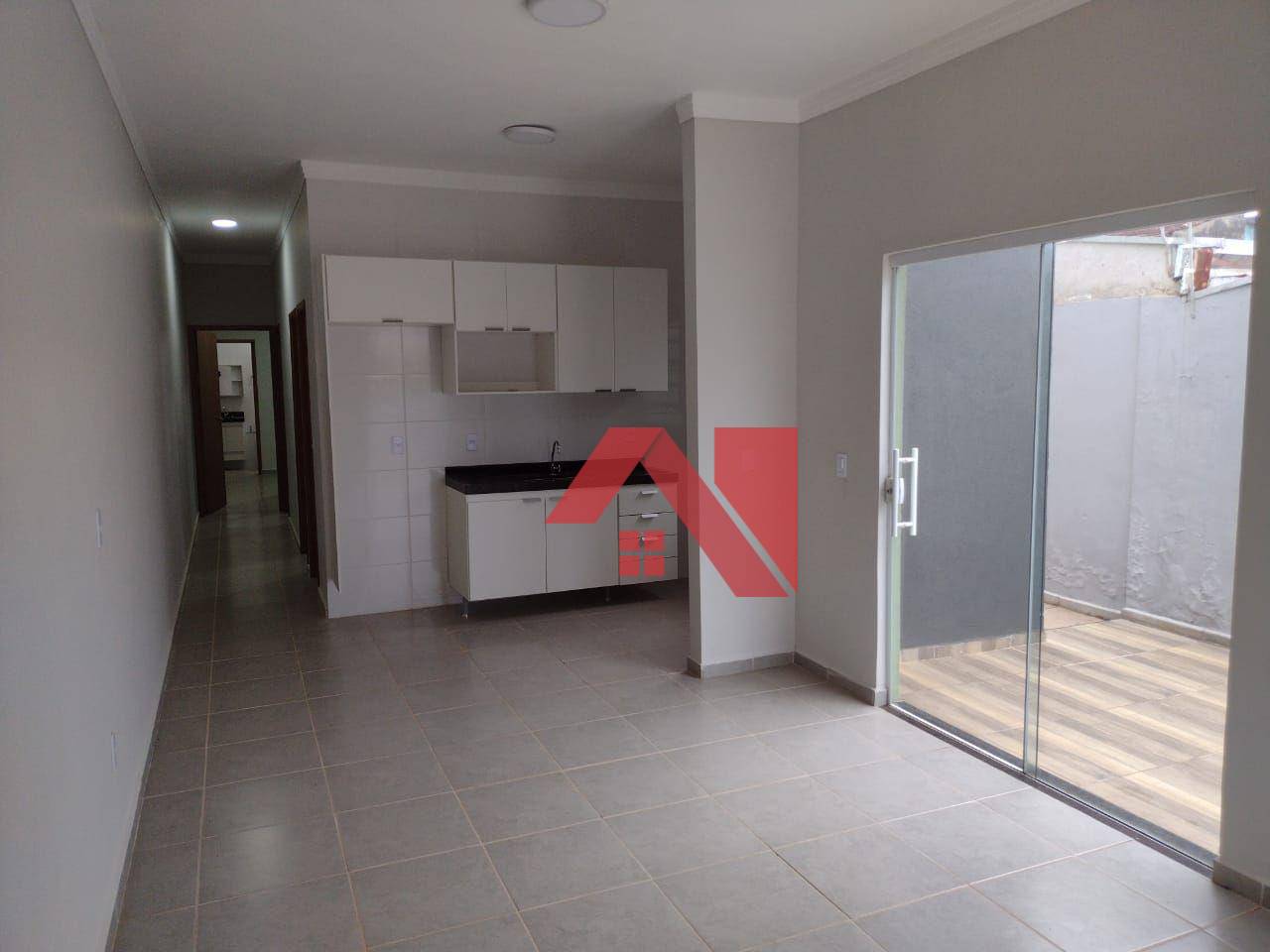 Casa à venda com 3 quartos, 80m² - Foto 2