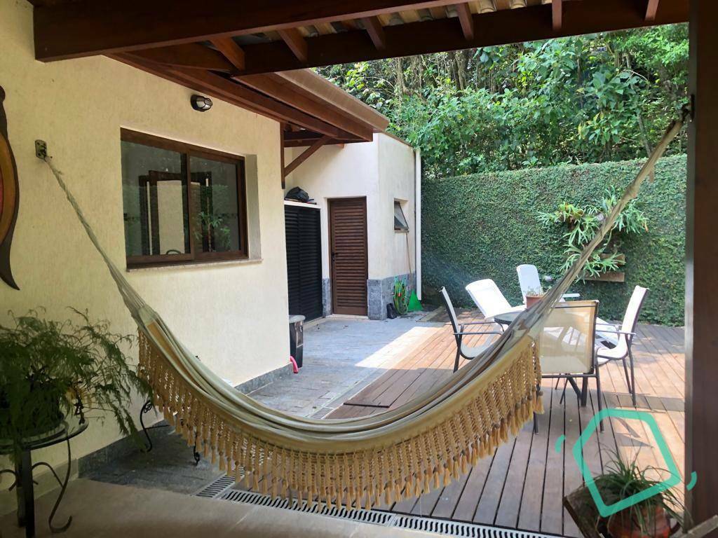 Casa de Condomínio à venda com 3 quartos, 225m² - Foto 59