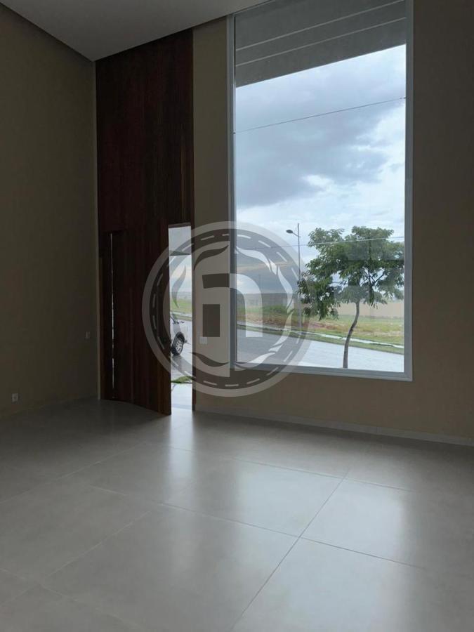 Casa de Condomínio à venda com 4 quartos, 393m² - Foto 2