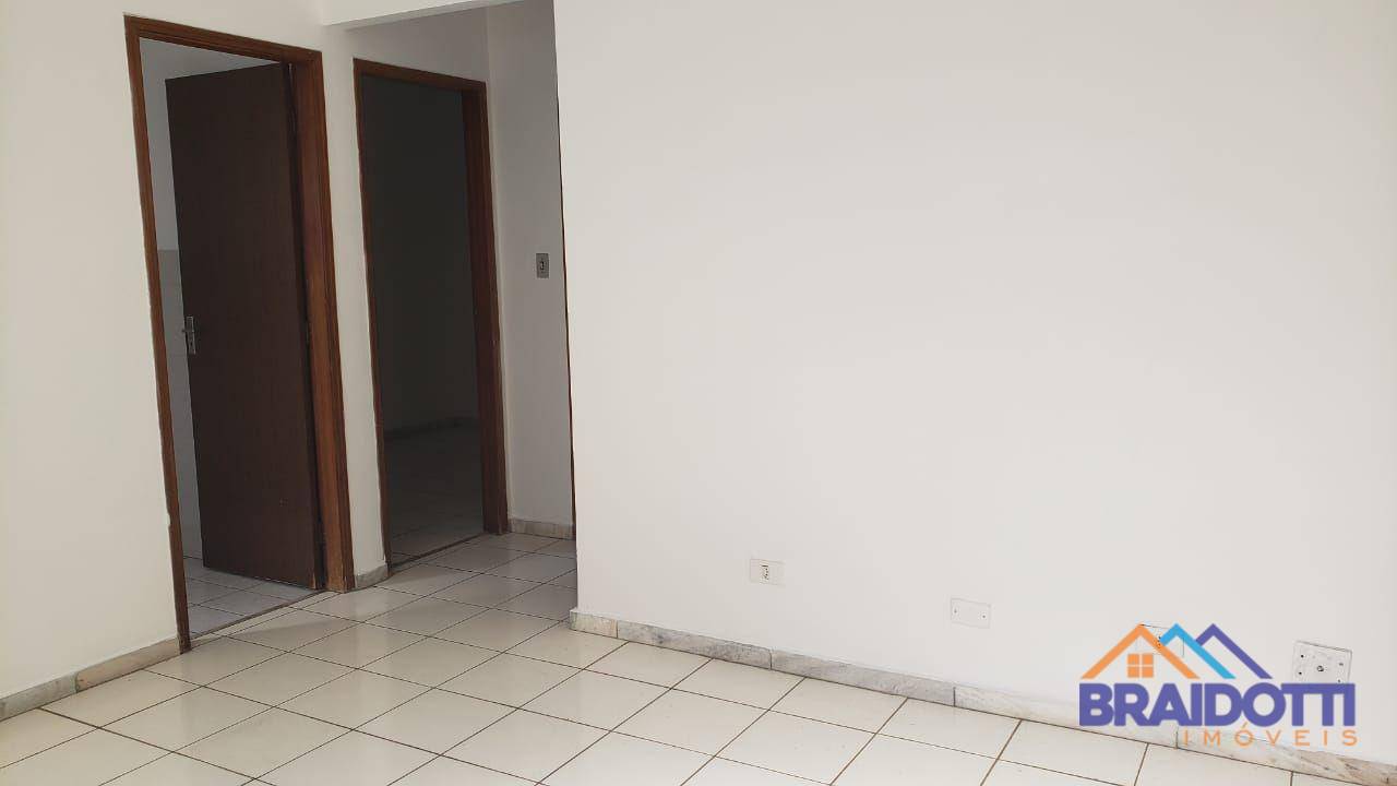 Apartamento à venda com 2 quartos, 42m² - Foto 3