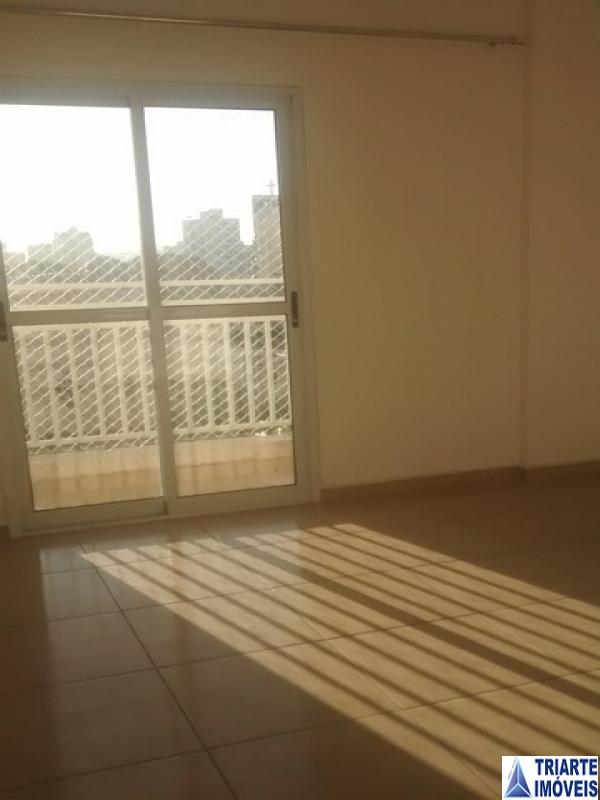 Apartamento à venda com 2 quartos, 67m² - Foto 2