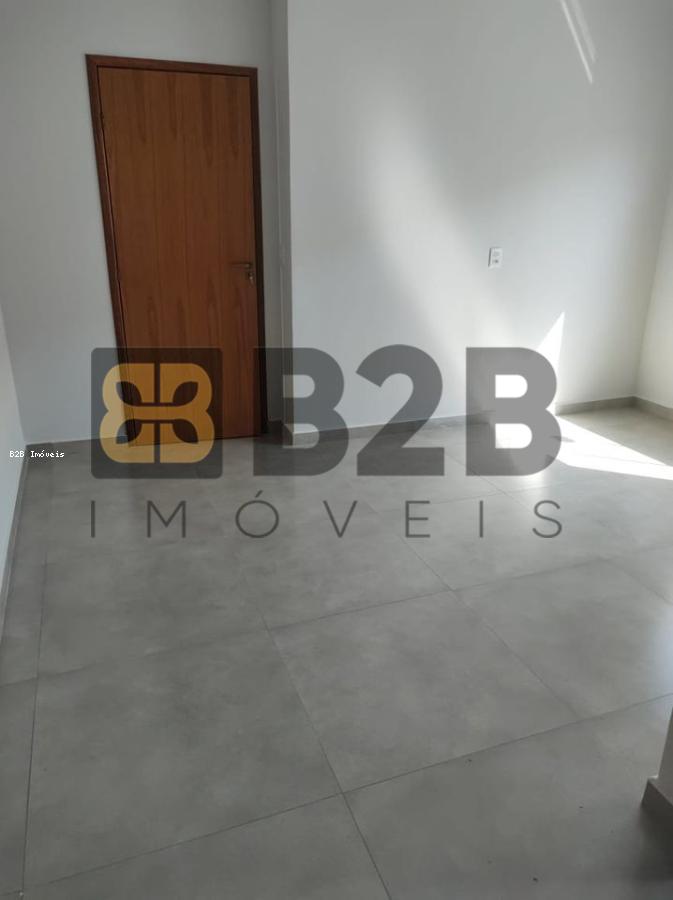 Casa à venda com 3 quartos, 210m² - Foto 14