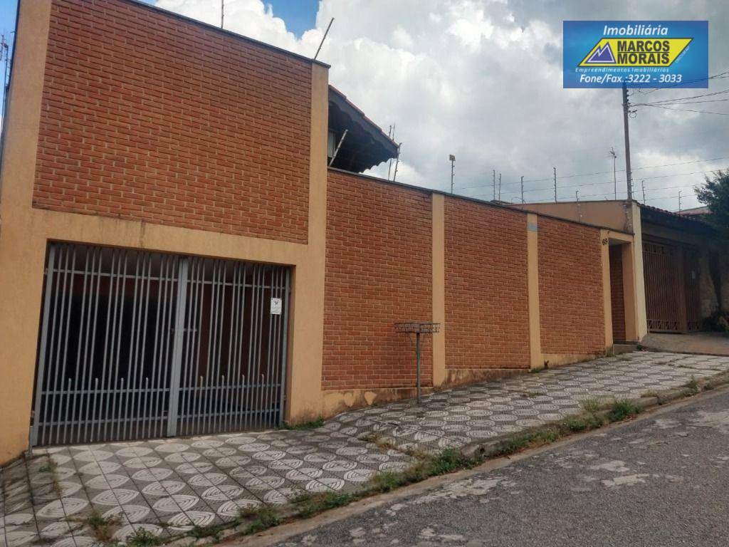 Casa para alugar com 3 quartos, 300m² - Foto 1