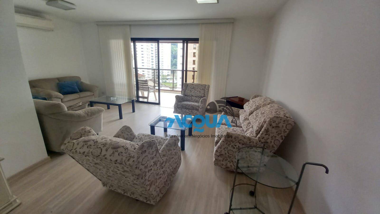 Apartamento à venda com 3 quartos, 135m² - Foto 2